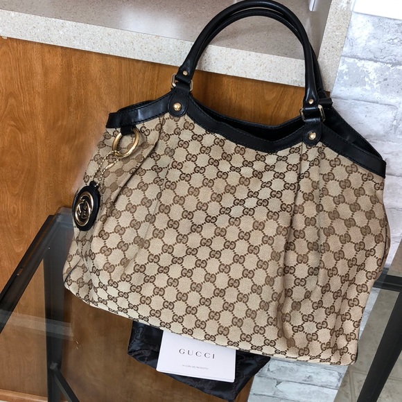 Gucci Handbags - Authentic Gucci bag